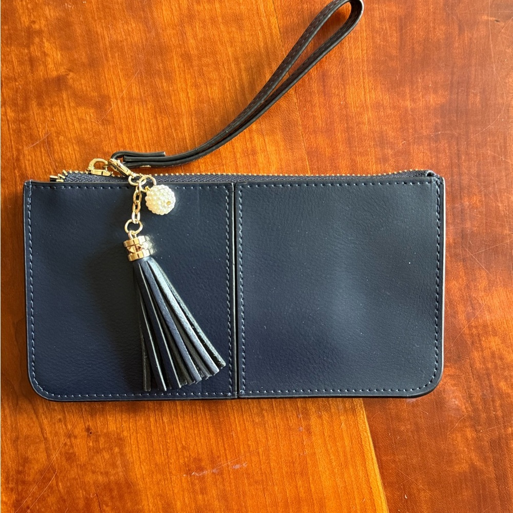 Elegant Navy Wristlet Clutch - Picture 7 of 12